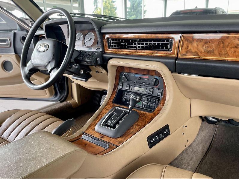Jaguar XJ 3.6 Sovereign*1.majitel - fotka 14 z 30