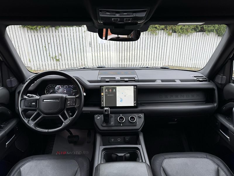 Land Rover Defender D300-R DYNAMIC-BLACK-R22 - fotka 16 z 41