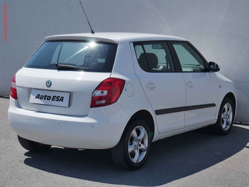 Škoda Fabia (2011) 1.2 TSi, Klima - fotka 4 z 13