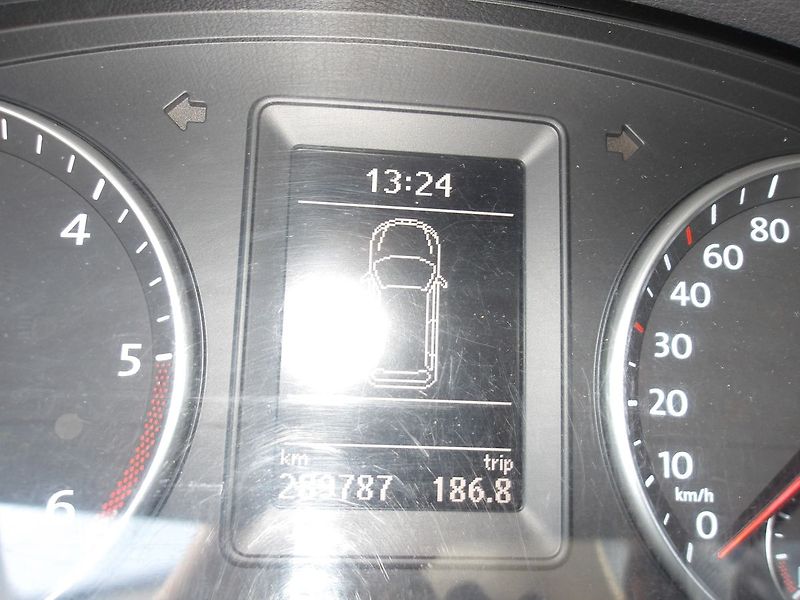 Volkswagen Touran 2,0TDi 103kW PANORAMA ! - fotka 24 z 33