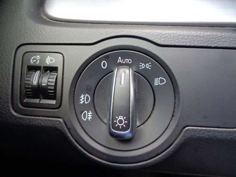 Volkswagen Passat 2,0 TDI Comfortline  103 kW - fotka 16 z 27