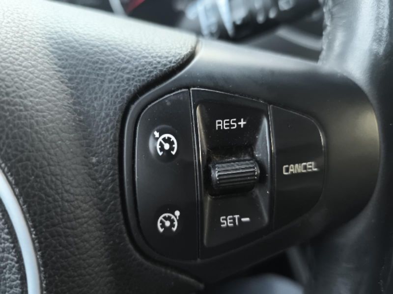 Kia Carens 1.6 i - fotka 12 z 26