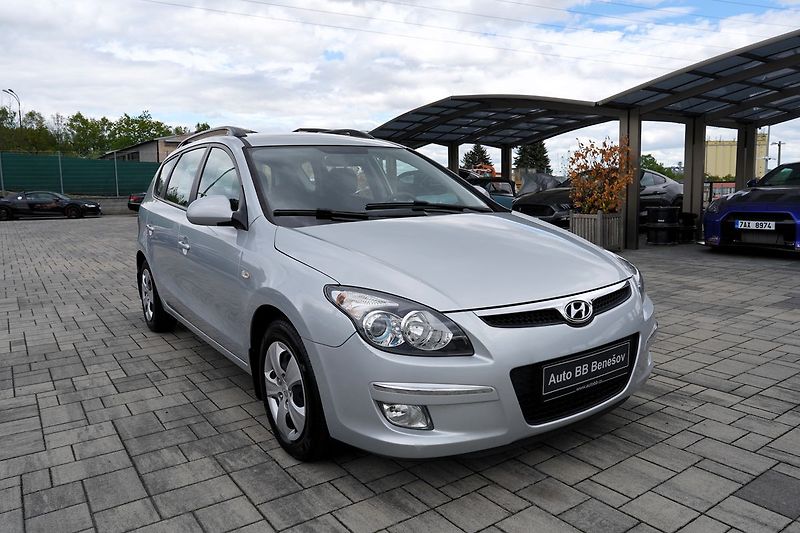 Hyundai i30 1.6 CRDI-16V/90 PS/ČR - fotka 8 z 38
