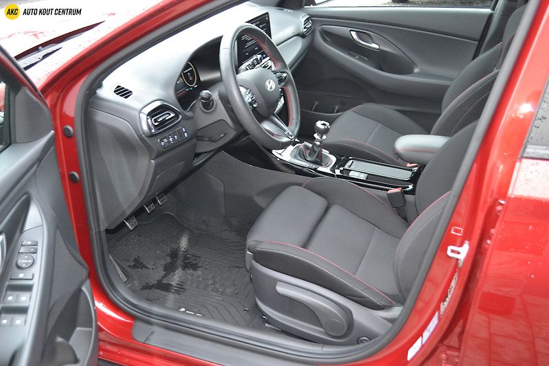 Hyundai i30 WG 1,5 TGDI MHEV N-LINE GO CZE - fotka 24 z 58