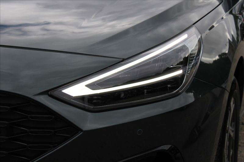 Hyundai i30 1,5 CVVT  ČR,1MAJ,ZÁRUKA,STYLE - fotka 30 z 32
