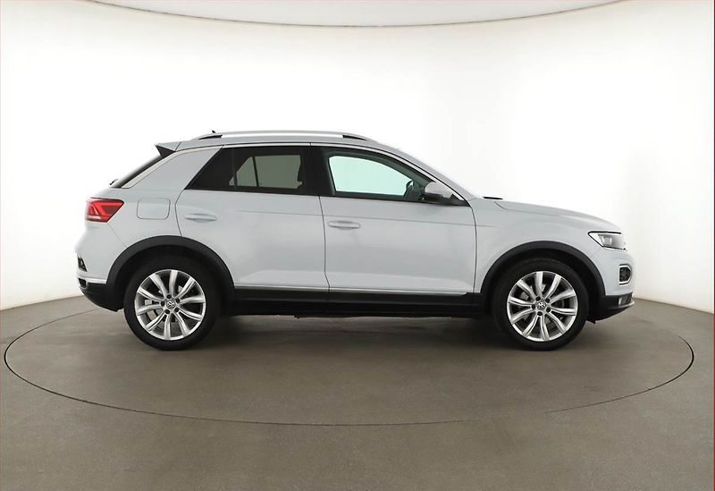 Volkswagen T-Roc (2018) 2.0 TDI 4Motion, 4X4, Automat - fotka 6 z 21