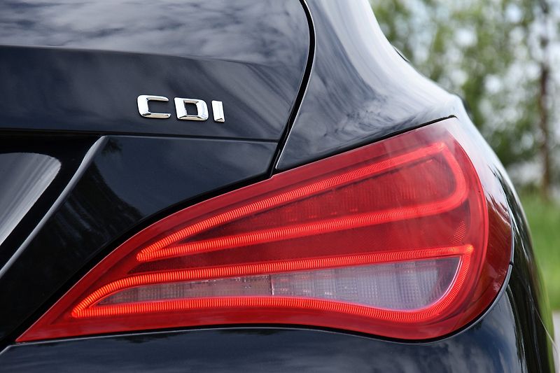 Mercedes-Benz CLA 200 CDi A/T,XENON,NAVI,KAMERA - fotka 48 z 50