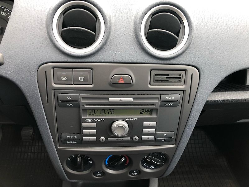 Ford Fusion 1.4 i Trend - fotka 19 z 26