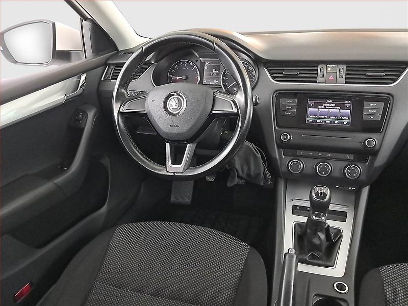Škoda Octavia (2015) 1.6 TDI, ČR,1.maj, Tempomat - fotka 7 z 17