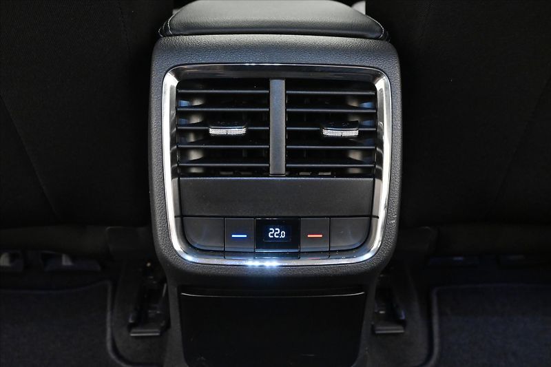 Škoda Octavia 2,0 TDI 110 kW DSG Style Záruk - fotka 22 z 32
