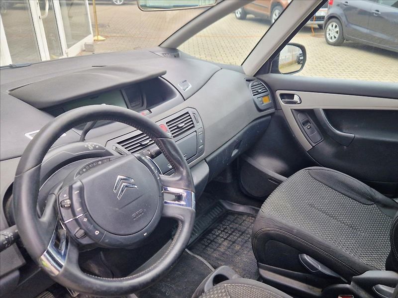 Citroën C4 Picasso 1,6 HDi 80kW AUTOKLIMA 7MIST - fotka 18 z 23