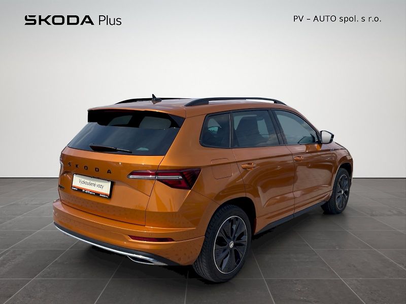 Škoda Karoq (2023) 1.5 TSI 110kW Sportline DSG - fotka 2 z 35