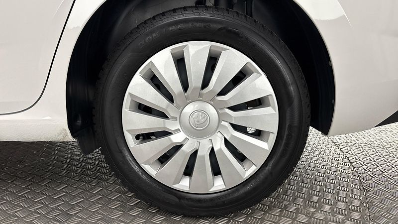 Škoda Scala 1.0 TSI Ambition - fotka 19 z 22