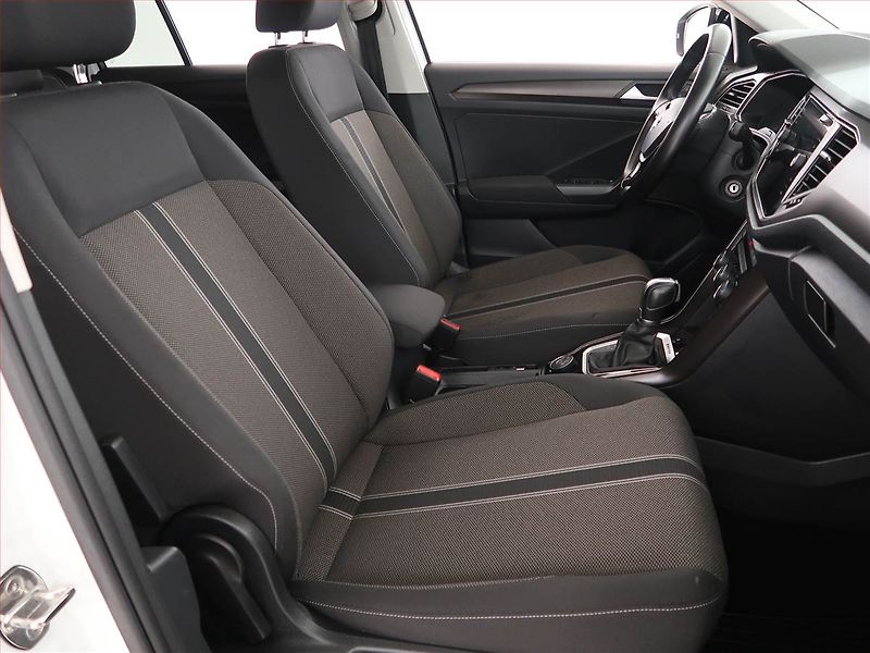 Volkswagen T-Roc (2019) 2.0 TDI 4Motion - fotka 9 z 19