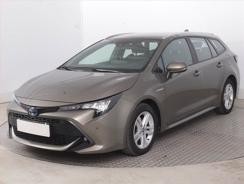 Toyota Corolla (2022) 1.8 Hybrid - fotka 2 z 16