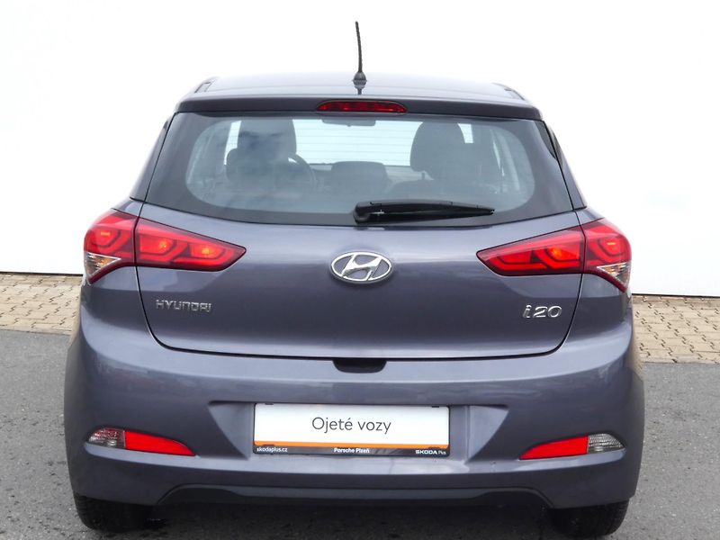 Hyundai i20 1,2 /55kW - fotka 11 z 30