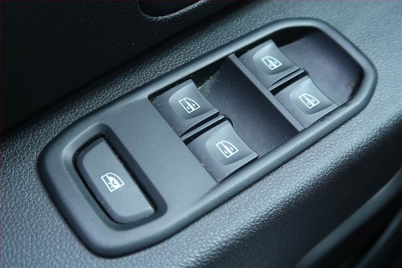 Dacia Duster (2021) 1.0 TCe, LPG, Serv.kniha - fotka 15 z 19