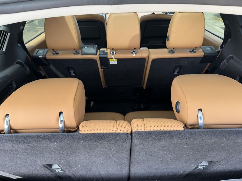 Land Rover Discovery 3,0TDV6 HSE Luxury  7míst  - fotka 20 z 21