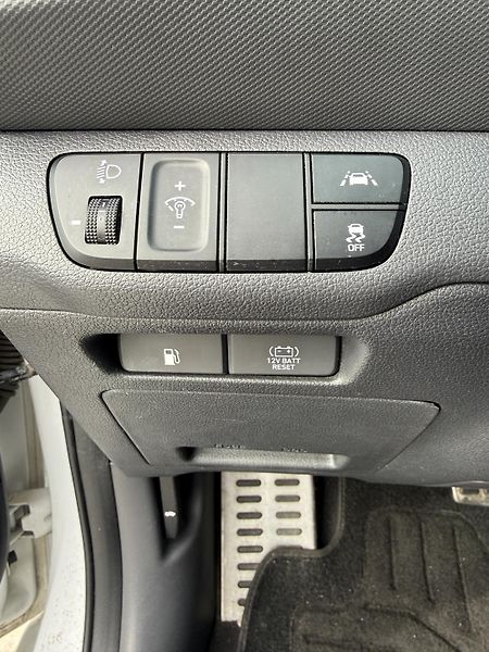 Hyundai Ioniq 1.6 GDI HYBRID Creative - fotka 16 z 20
