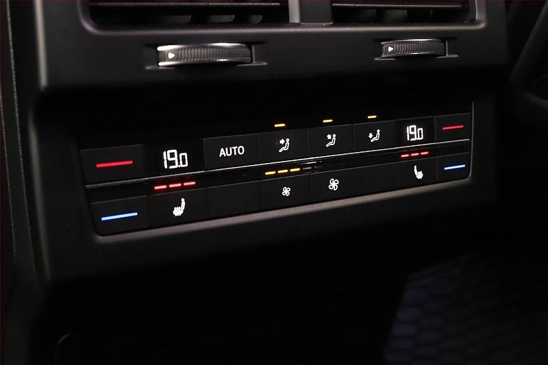 Volkswagen Touareg (2023) 3.0 TDI - fotka 14 z 22