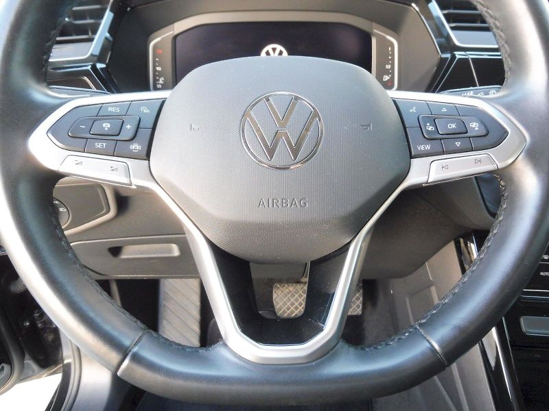 Volkswagen Touran (2022) Highline 1,5 TSI 110kW DSG - fotka 10 z 27