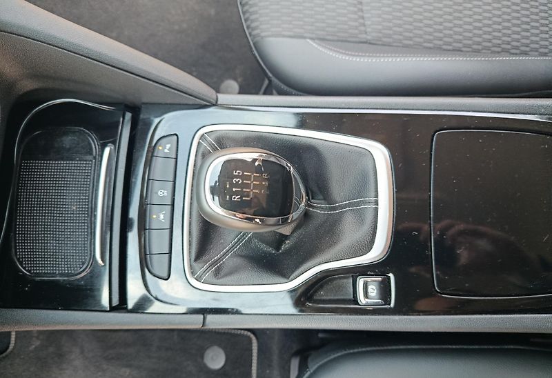 Opel Insignia (2018) - fotka 16 z 18
