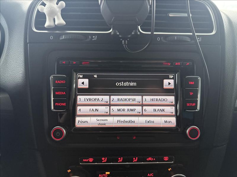 Volkswagen Golf 1,2   TSI 77kW,MATCH,SERVISKA - fotka 15 z 21