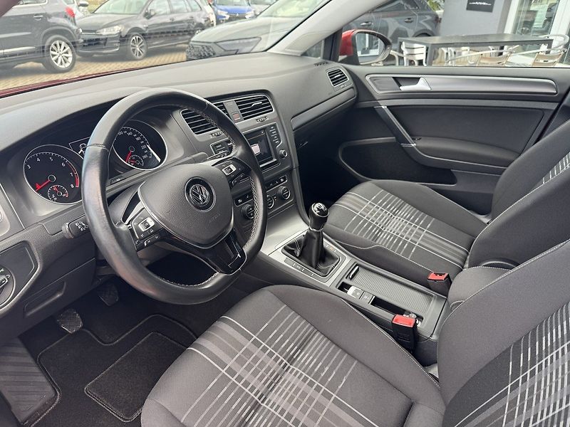 Volkswagen Golf (2016) 1.4TSi Lounge Navi Digi Klima - fotka 25 z 49