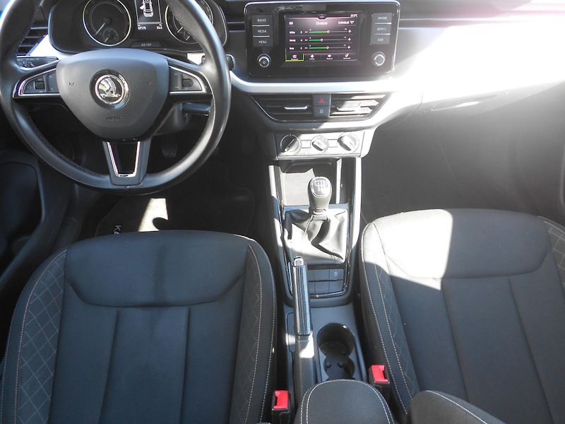 Škoda Kamiq 1,0TSi 85kW ČR 1.maj - fotka 7 z 14