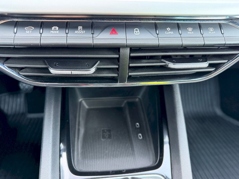 Škoda Octavia (2023) 2.0 TDI 110kW Style Extra - fotka 27 z 35