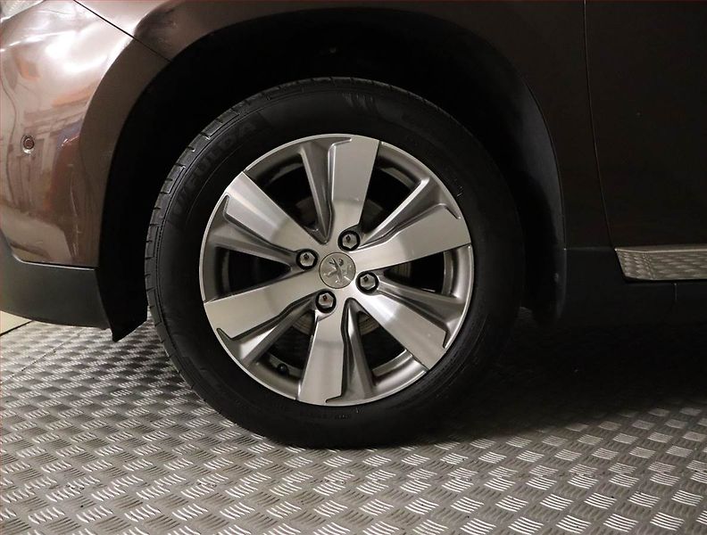 Peugeot 2008 (2013) 1.6 e-HDi, Automat, Navi - fotka 15 z 22