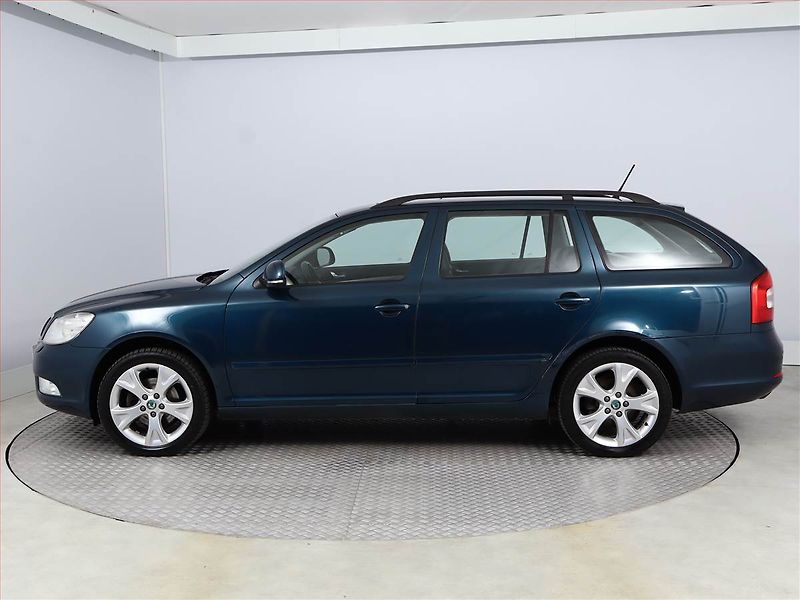 Škoda Octavia (2012) 2.0 TDI, Tempomat - fotka 3 z 16