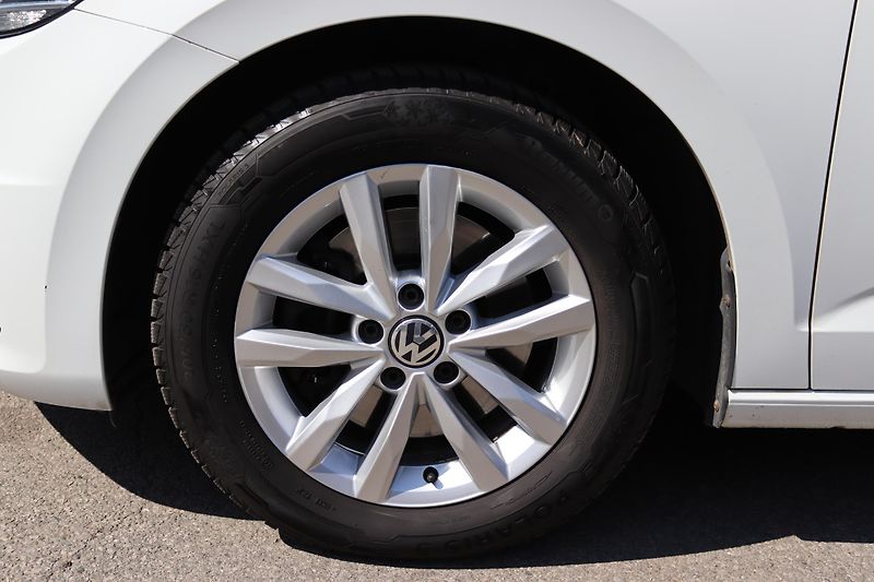 Volkswagen Touran 2.0TDI DSG 110kW - fotka 18 z 50