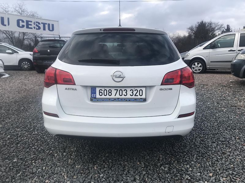 Opel Astra 1.4i 74 KW,KLIMA ,TEMPOMAT.... - fotka 6 z 17