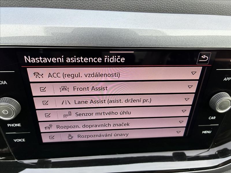 Volkswagen Polo 2,0 GTI VIRTUÁL KEYLESS - fotka 30 z 32