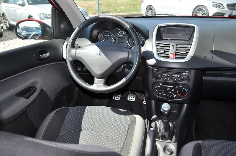 Peugeot 206 1.4i 55kW 5dv. - fotka 5 z 12