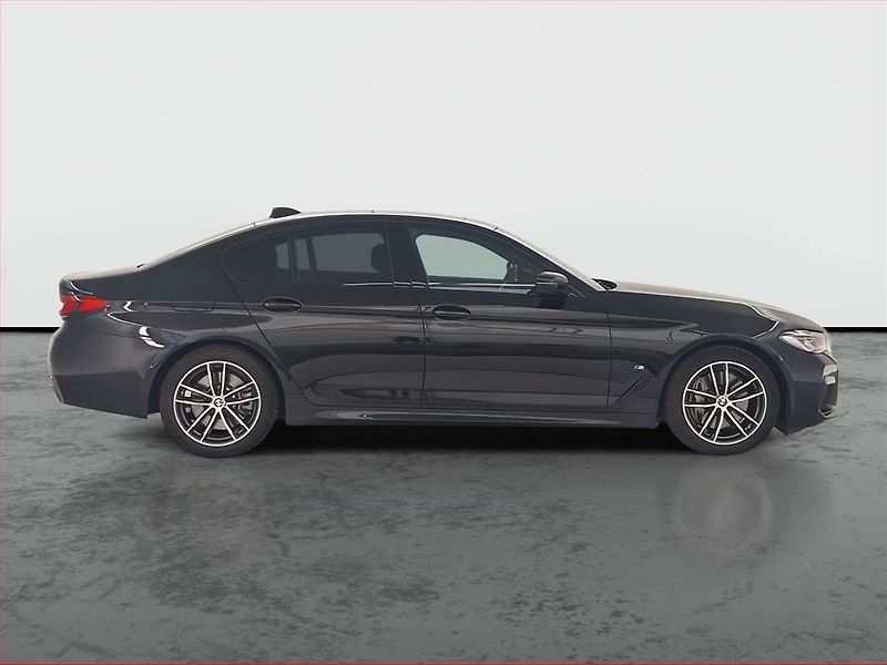 BMW Řada 5 (2023) 530d xDrive - fotka 6 z 27