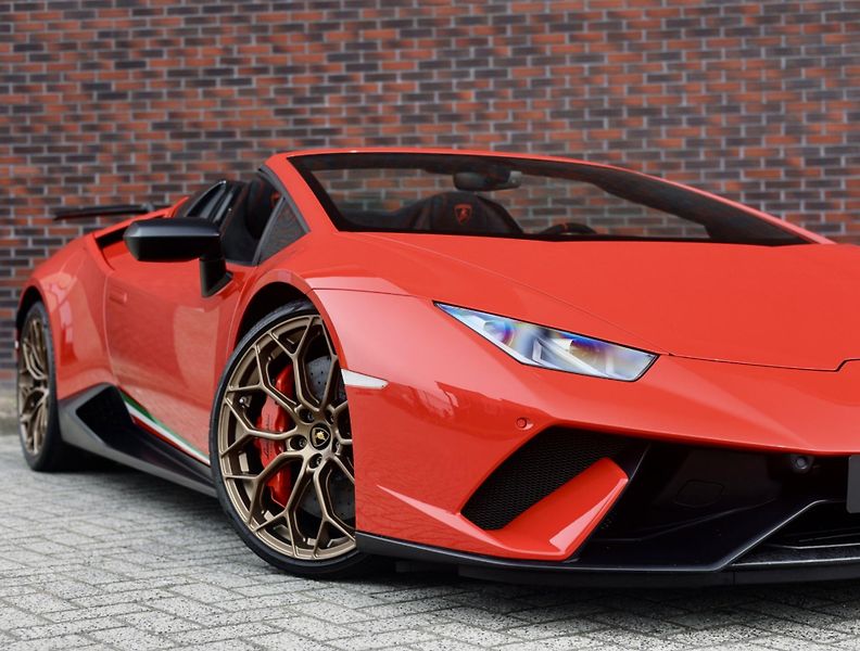 Lamborghini Huracán (2018) Spyder Performante Misano Red  - fotka 3 z 61