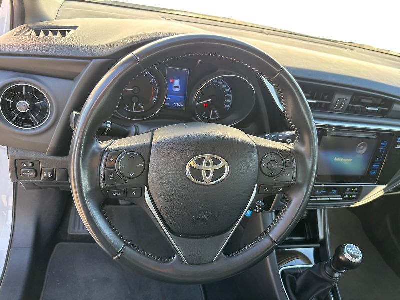 Toyota Auris 1.6 Valvematic Active - fotka 14 z 25