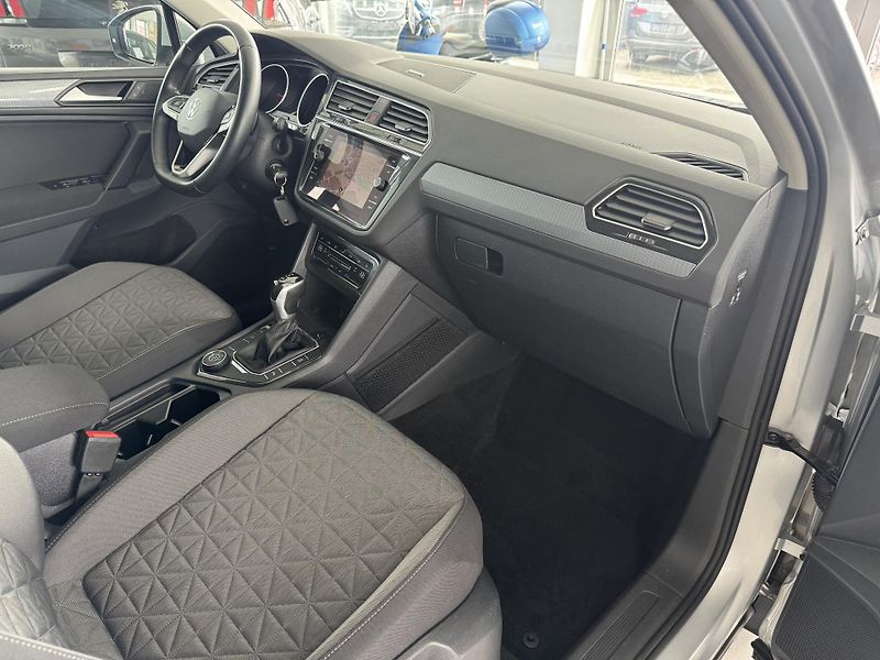 Volkswagen Tiguan (2023) 2,0TDi DSG REZERVACE - fotka 16 z 38