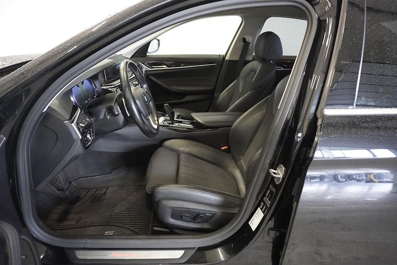 BMW Řada 5 530 D SPORTLINE AUTOMAT - fotka 9 z 28