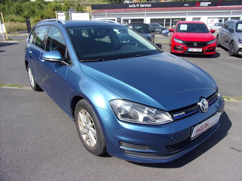 Volkswagen Golf 1,2 TSI  Variant  81kW ČR - fotka 1 z 26