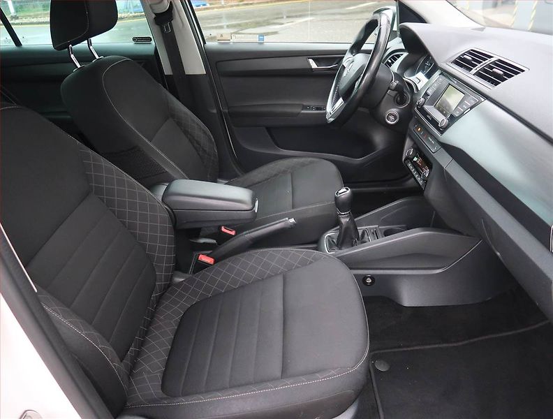 Škoda Fabia (2015) Style 1.4 TDI, Park. senzory - fotka 9 z 21