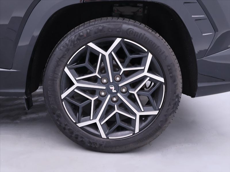 Hyundai Tucson 1,6 CRDI Aut. 4x4 N-Line DPH - fotka 24 z 31