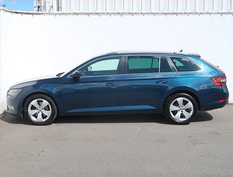 Škoda Superb (2019) Style 2.0 TDI, Automat - fotka 3 z 25