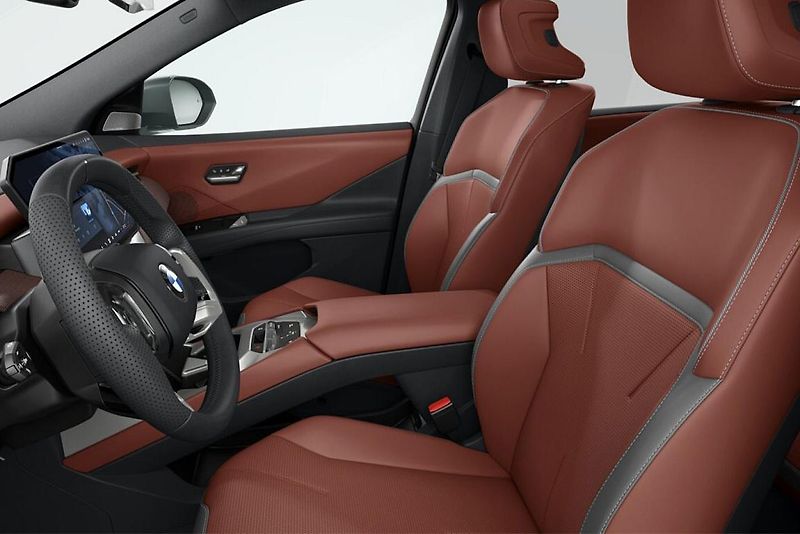 BMW iX3 50 xDrive - fotka 3 z 4