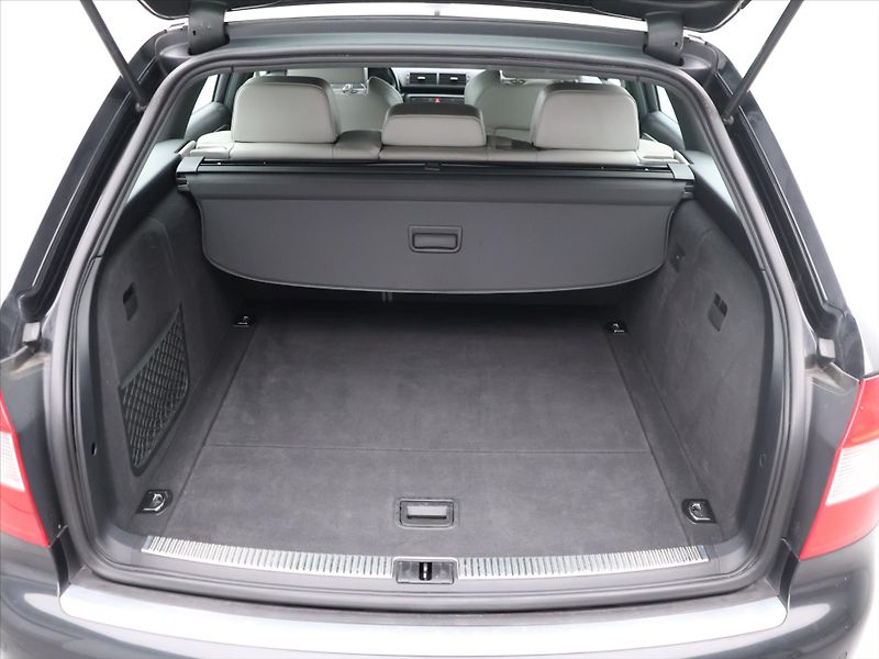 Audi S4 4,2 V8 253kW Quattro Recaro - fotka 10 z 27
