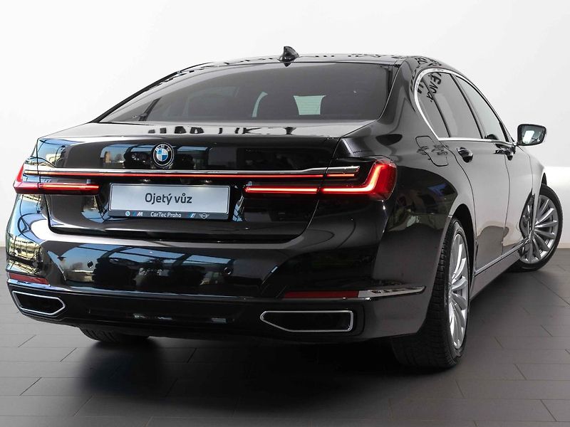 BMW Řada 7 750Li xDrive Sedan - fotka 5 z 22