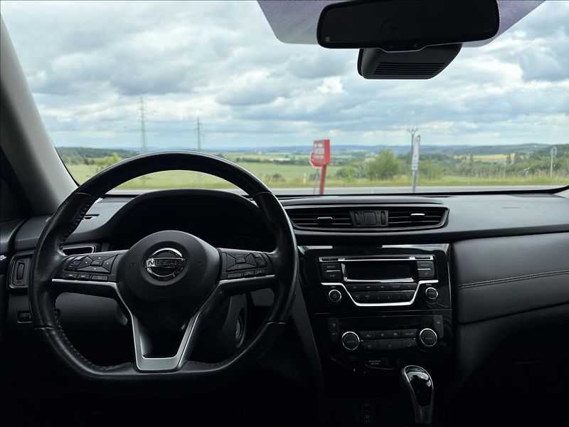 Nissan X-Trail 2,0 Xtronic 4x4 Acenta - fotka 5 z 19