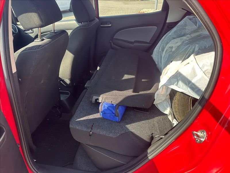 Mazda 2 1,4 i MT - fotka 10 z 19
